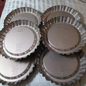Lot of Six Ekco Baker's Secret Duncan Hines Tiara Dessert Pans